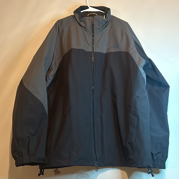 Vintage Timberland Men's Black and Gray Jacket - Picture 11 of 11
